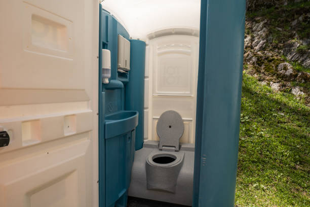 Best Porta potty rental near me  in Bellevue, WA